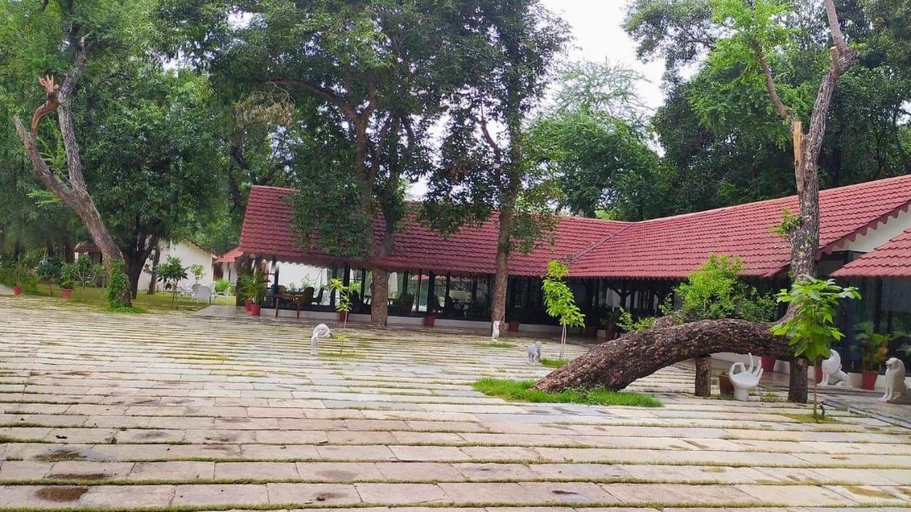 Aranya Vilas - A Nature Resort Udaipur Ngoại thất bức ảnh